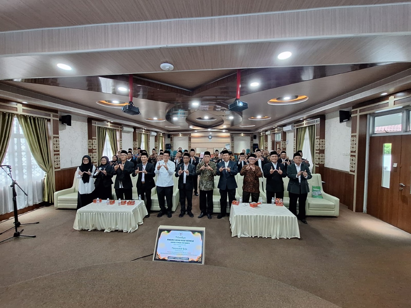 Pelantikan dan Musyawarah Kerja BWI DIY serta Penyerahan Sertifikat Pendaftaran Nadzir BWI DIY 
